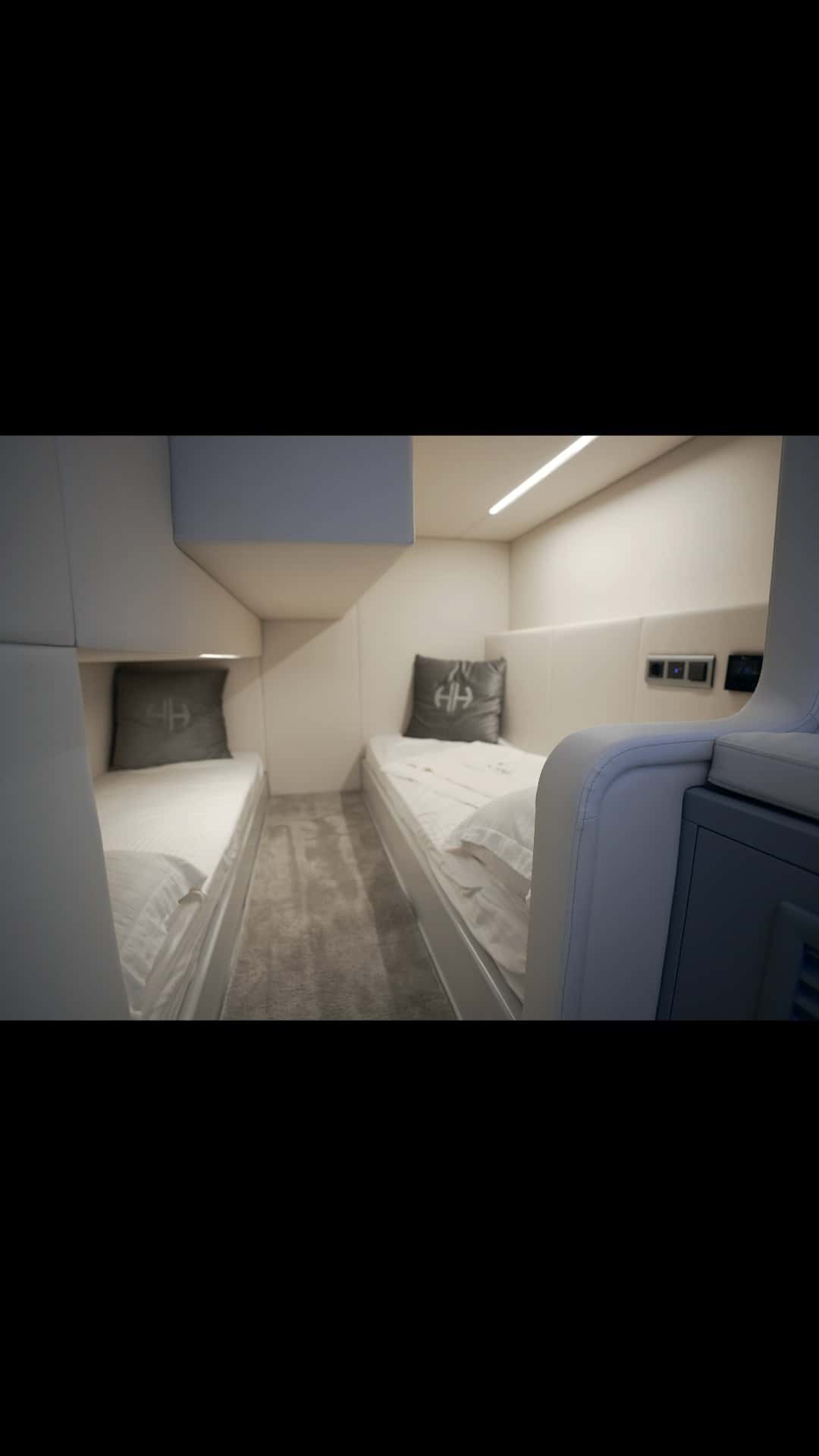 Thumbnail 25