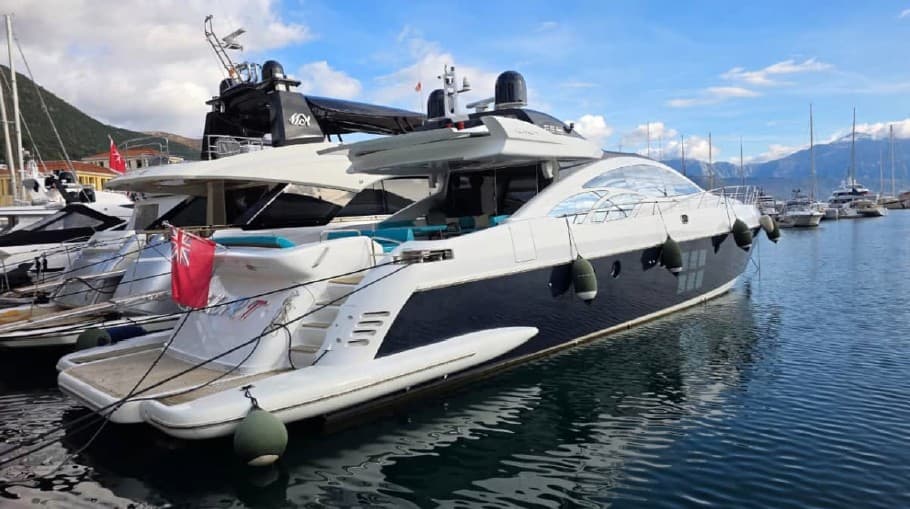 Azimut 86S view 2