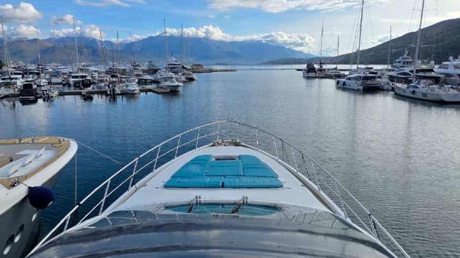 Azimut 86S view 4