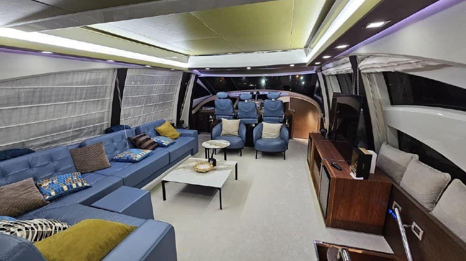 Azimut 86S view 7