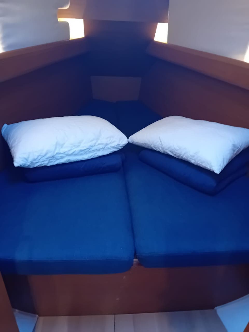 Jeanneau Sun Odyssey 389 view 8