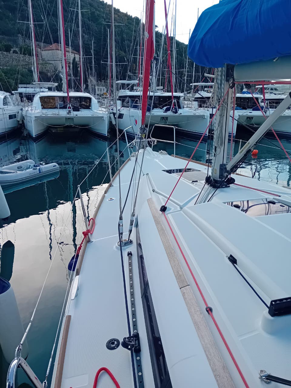 Jeanneau Sun Odyssey 389 view 12