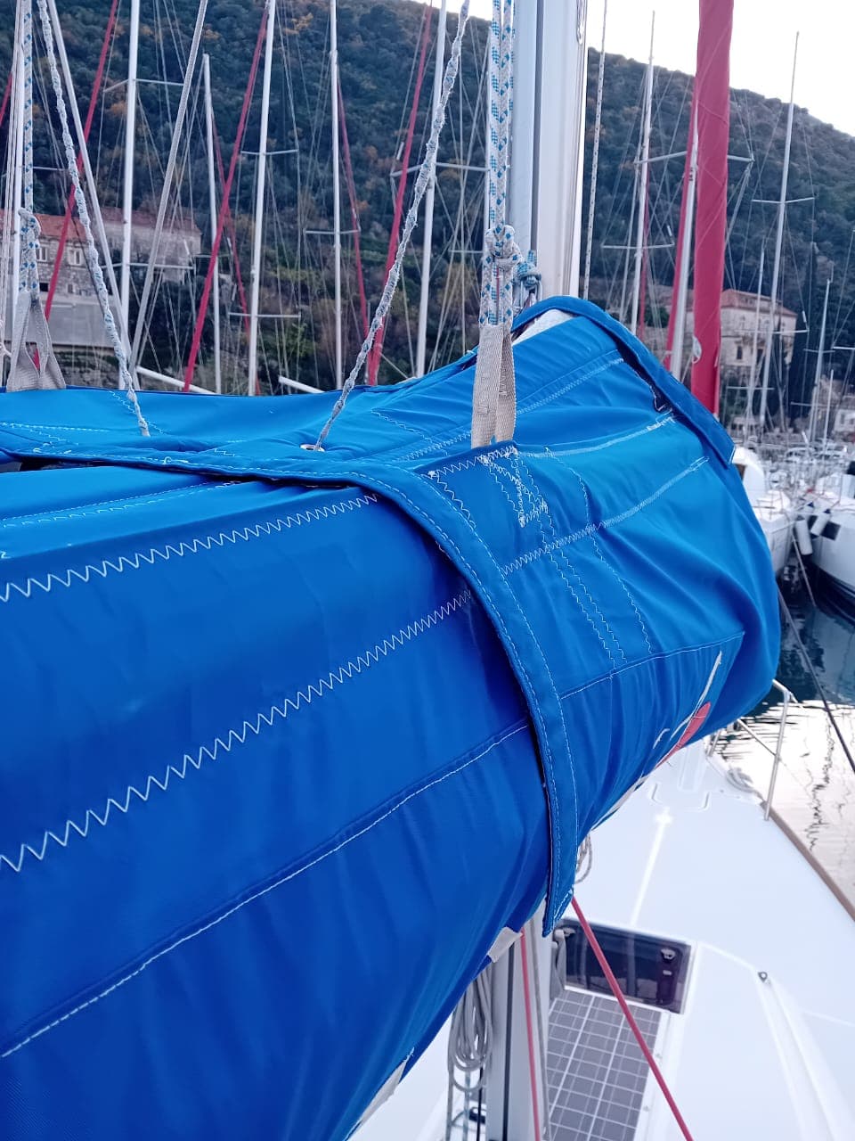 Jeanneau Sun Odyssey 389 view 18