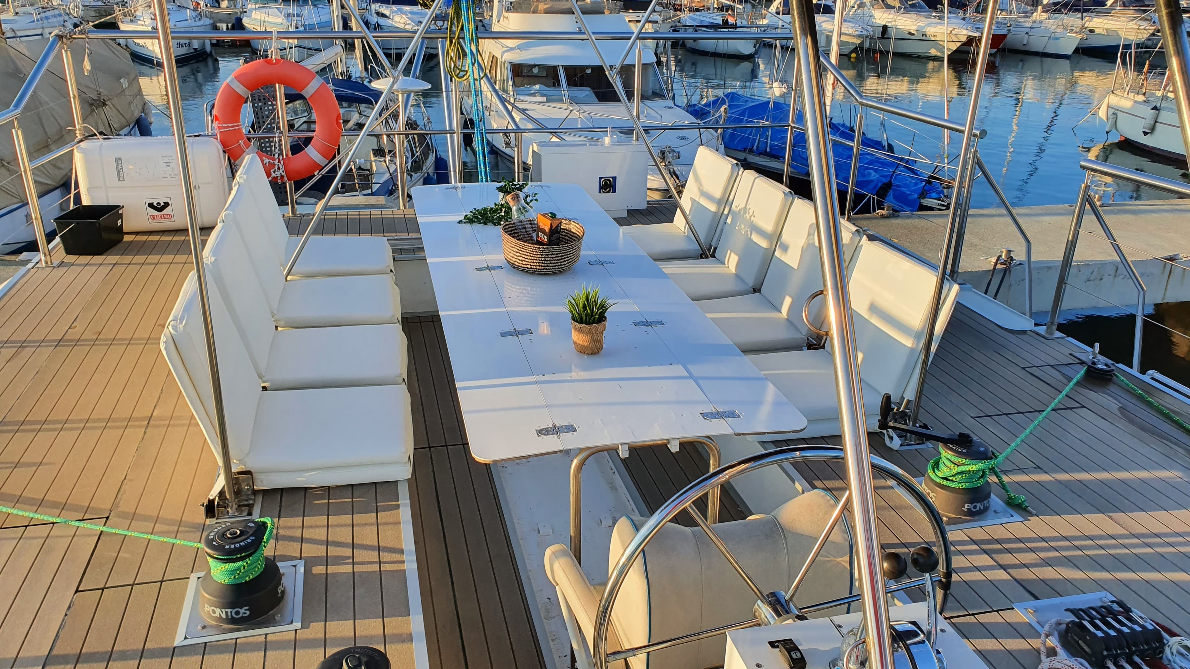 UPWIND 50 ECO view 8