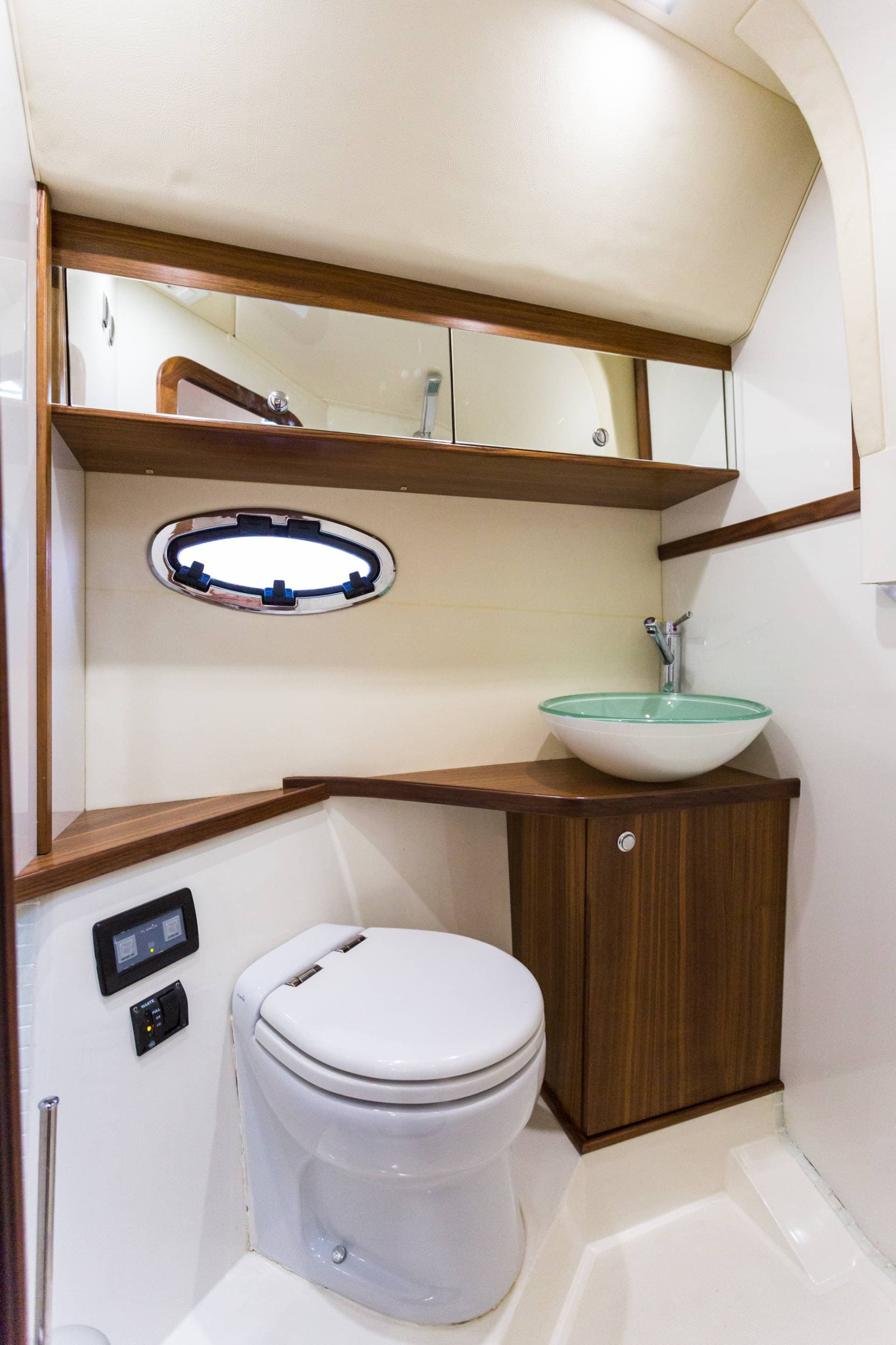 Pearlsea 31 Hard Top view 16