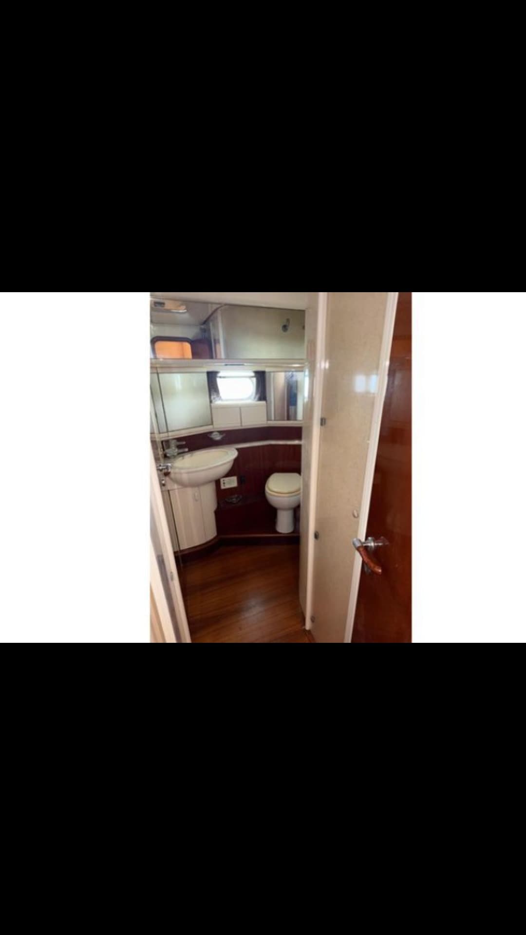 Ferretti 80 Motor Yacht California Princess view 17