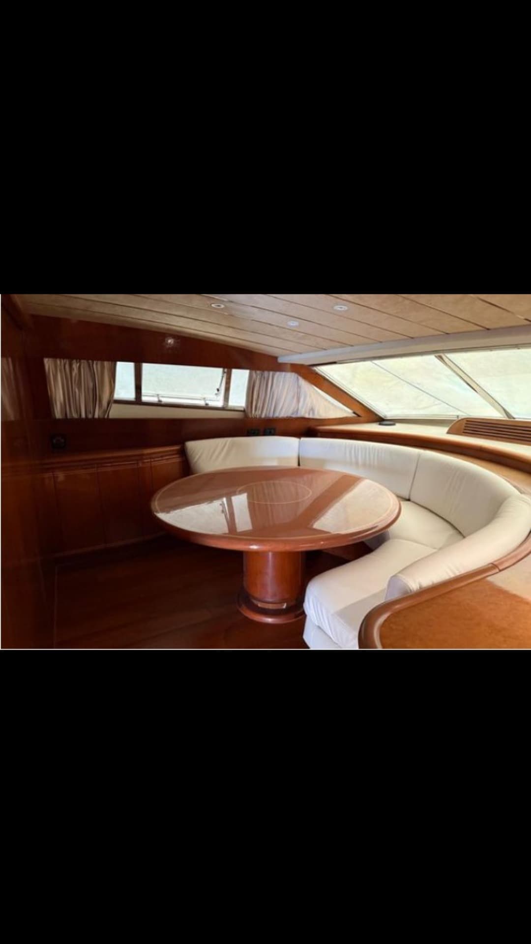 Ferretti 80 Motor Yacht California Princess view 10