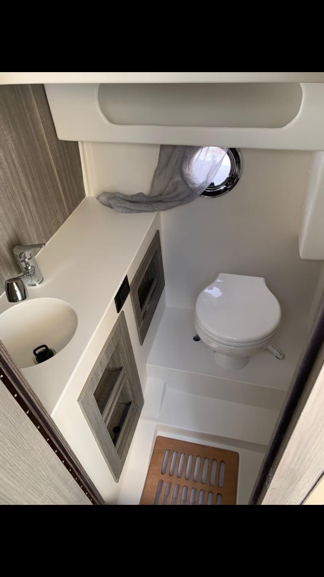 Calion 33 WA T-Top view 9