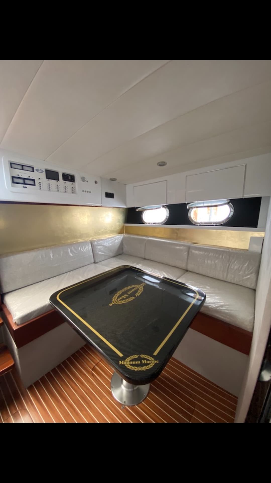 Magnum 40 Restomod 2025 view 35