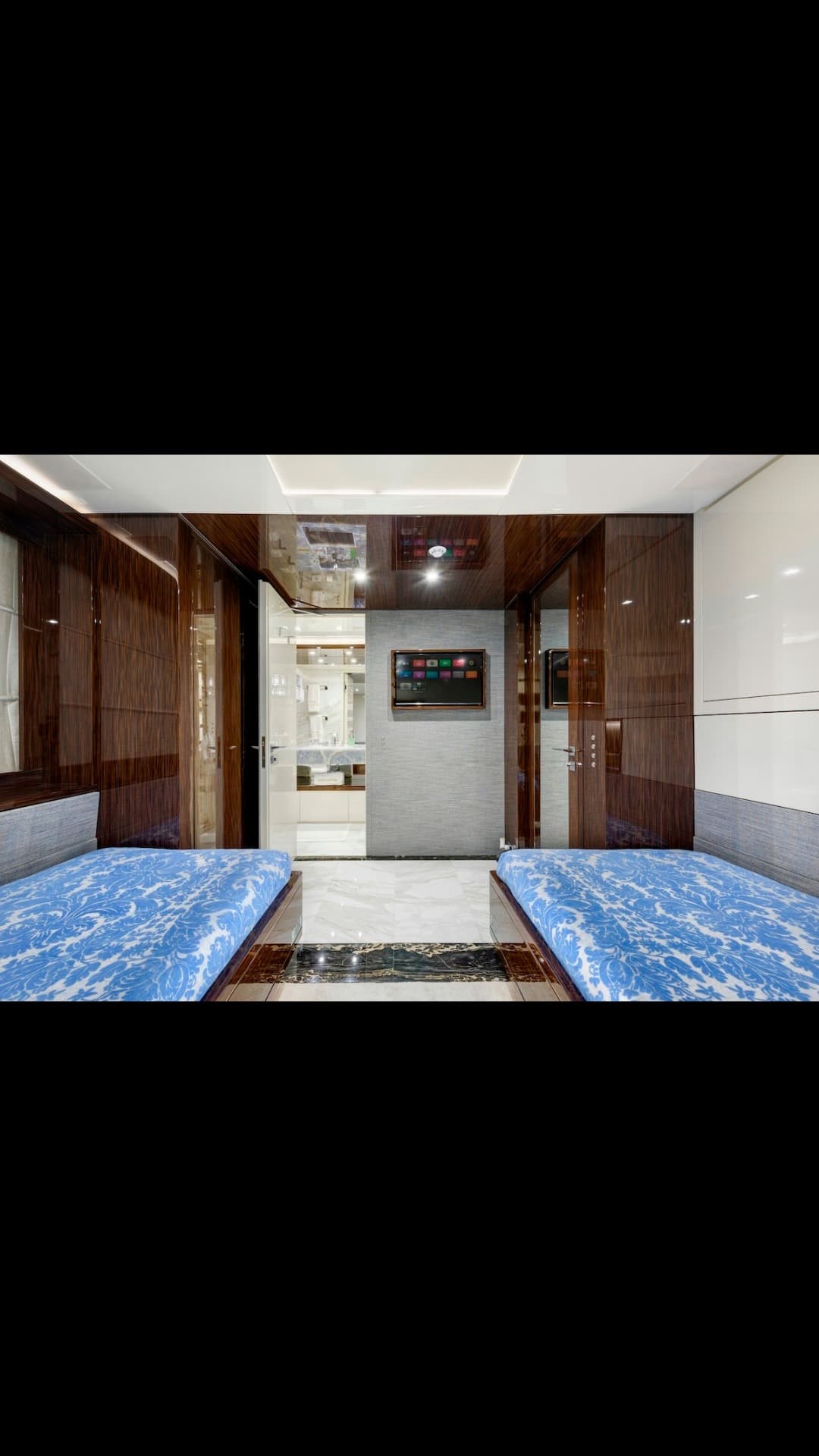 MONDOMARINE SF42 2015 Motor Yacht for Sale view 25