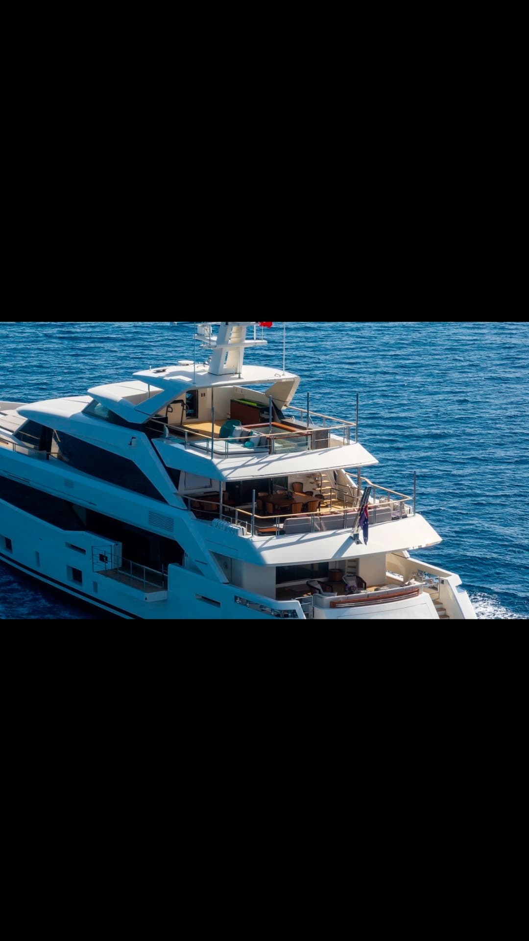 MONDOMARINE SF42 2015 Motor Yacht for Sale view 2