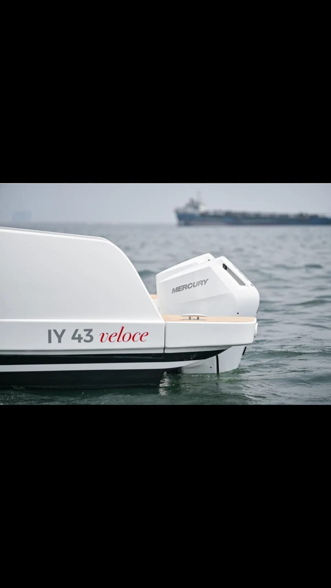 Italia Yachts IY 43 Veloce view 3
