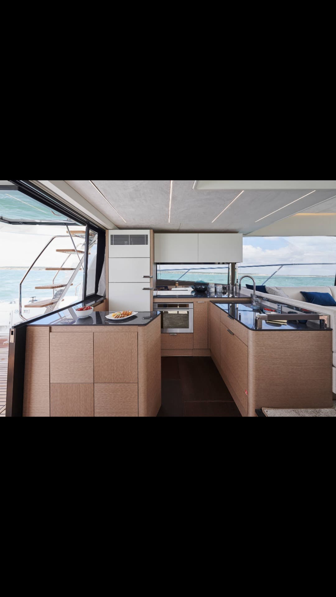 Prestige 590 view 3