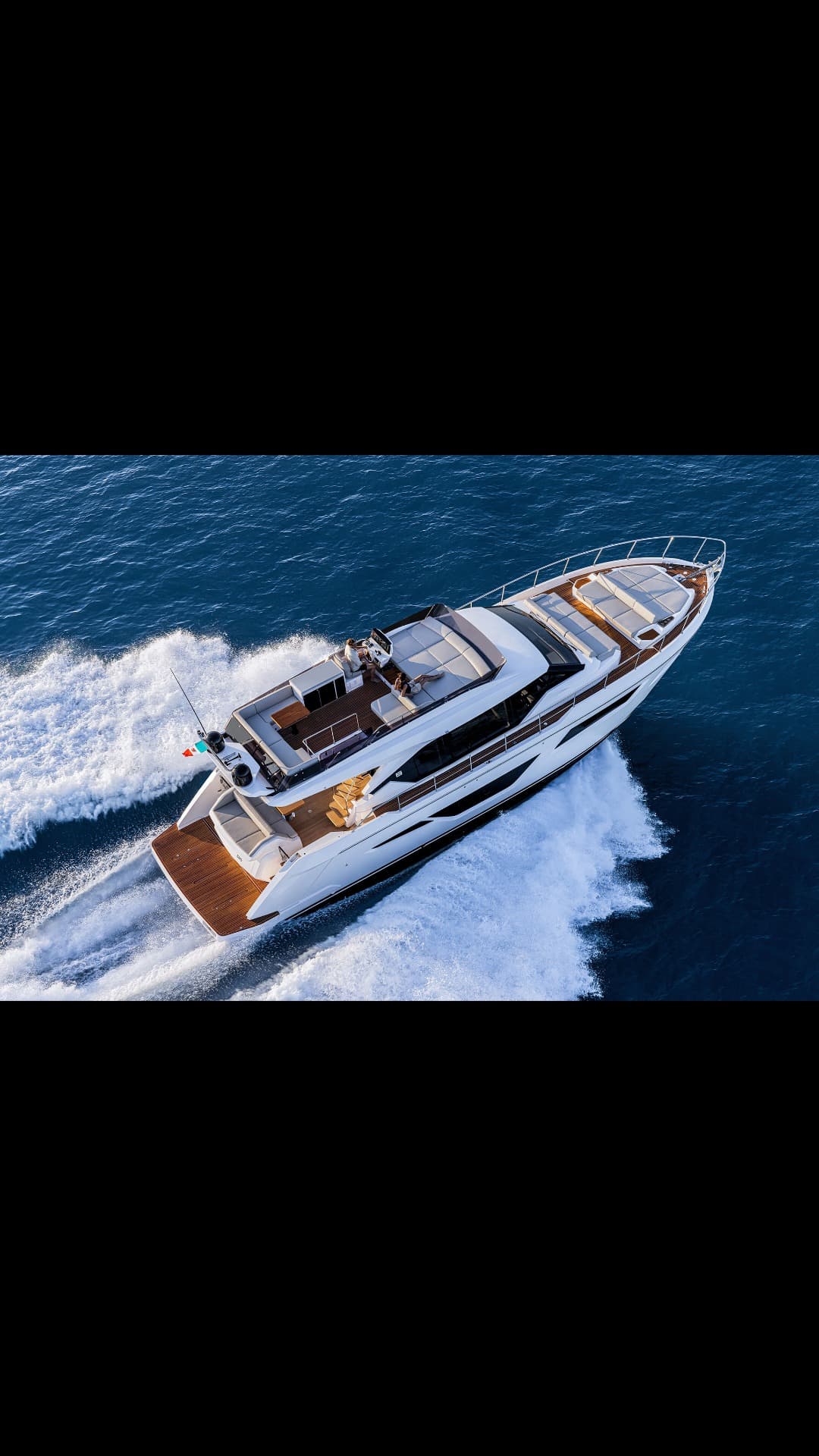 Ferretti Yachts 580 view 3