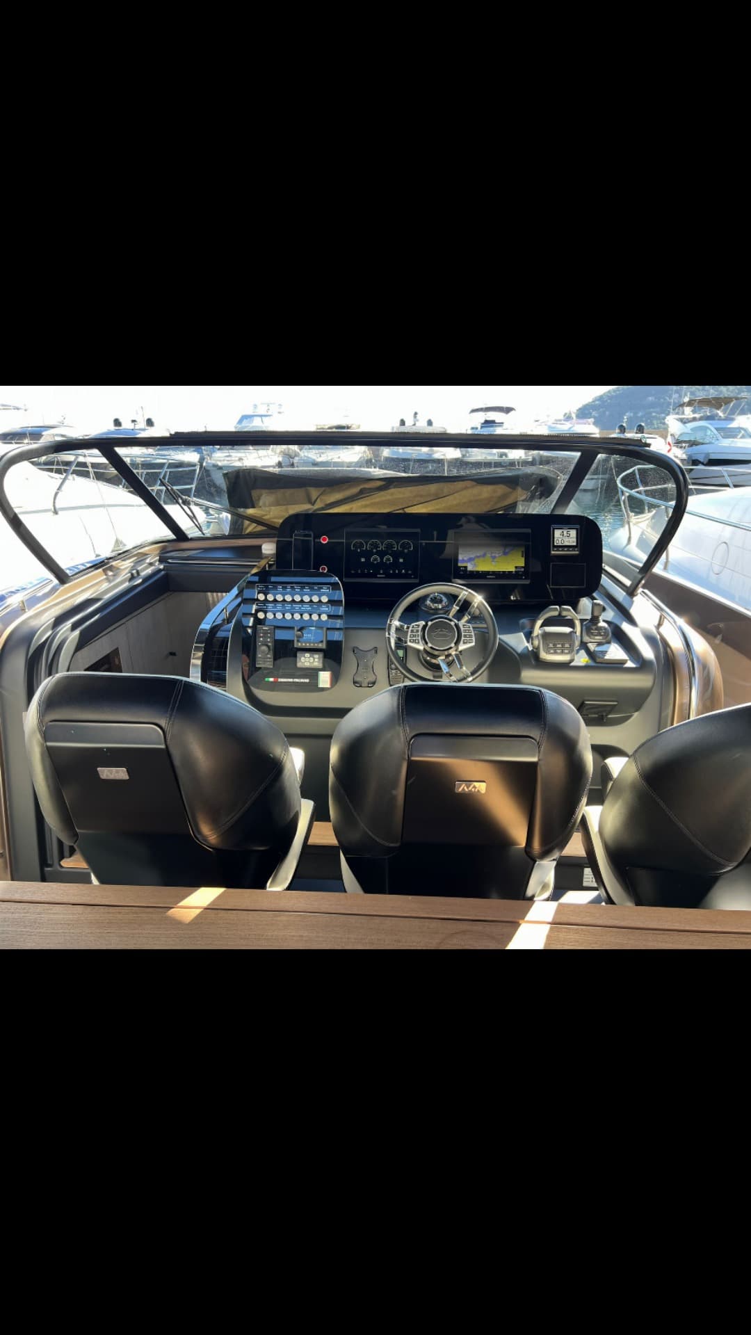 Cranchi 46 Luxury Motor Yacht view 7