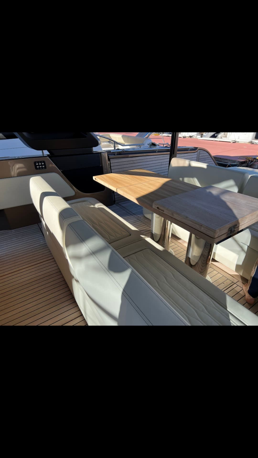 Cranchi 46 Luxury Motor Yacht view 12