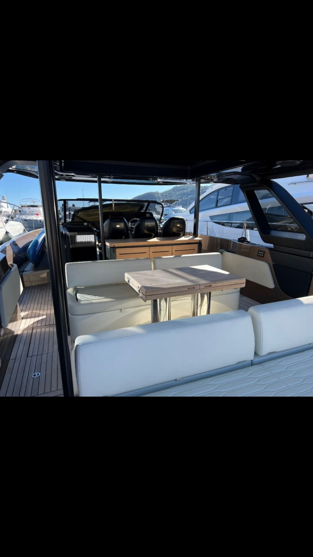 Cranchi 46 Luxury Motor Yacht view 20