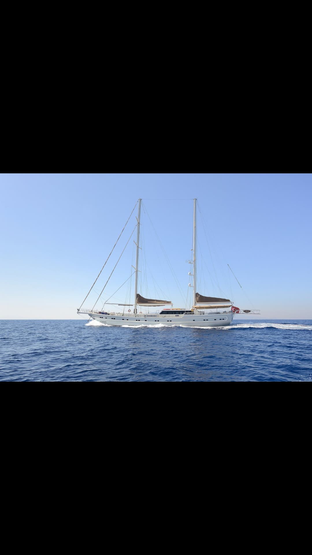 QUEEN OF SALMAKIS view 39