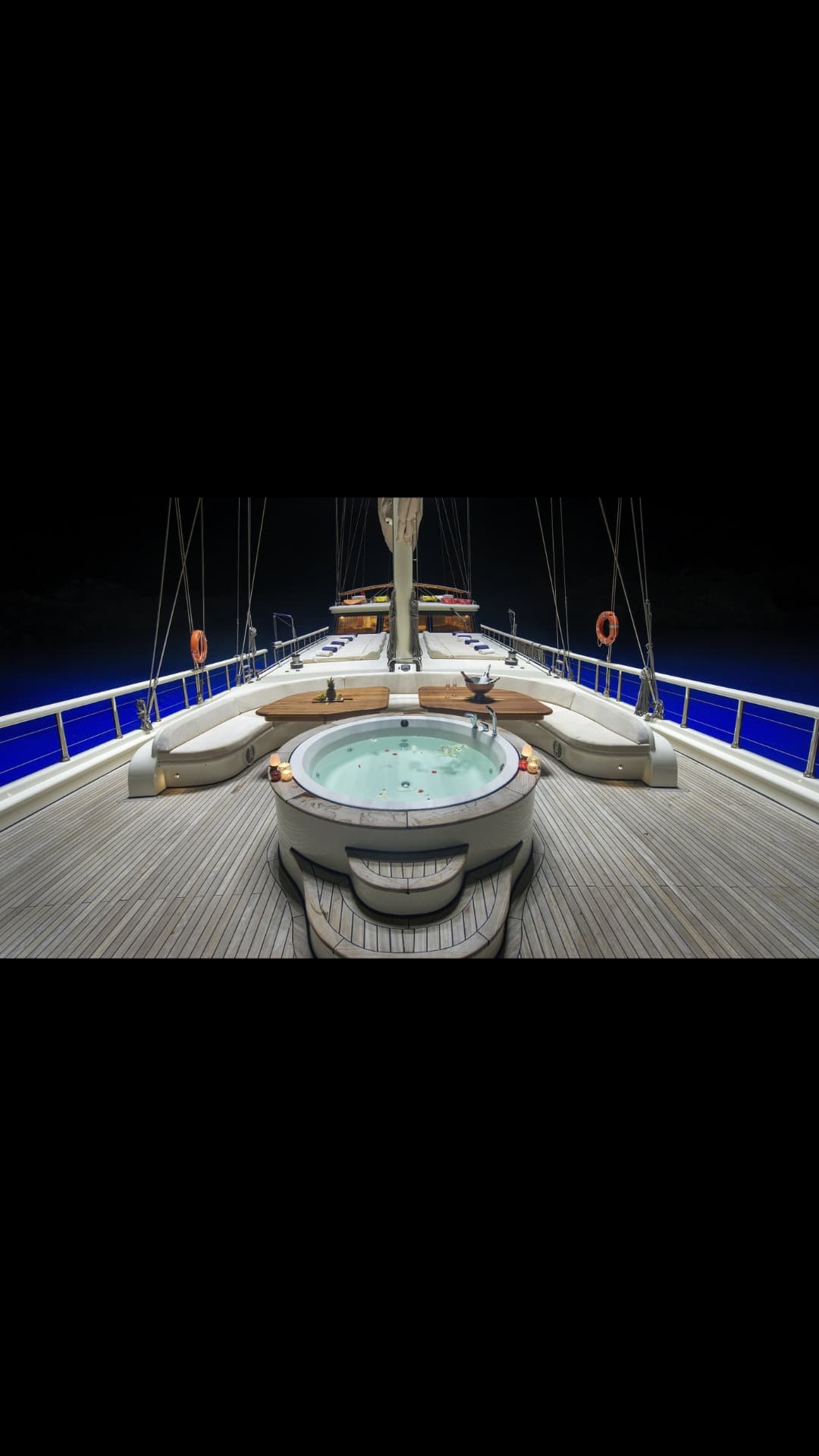 QUEEN OF SALMAKIS view 57
