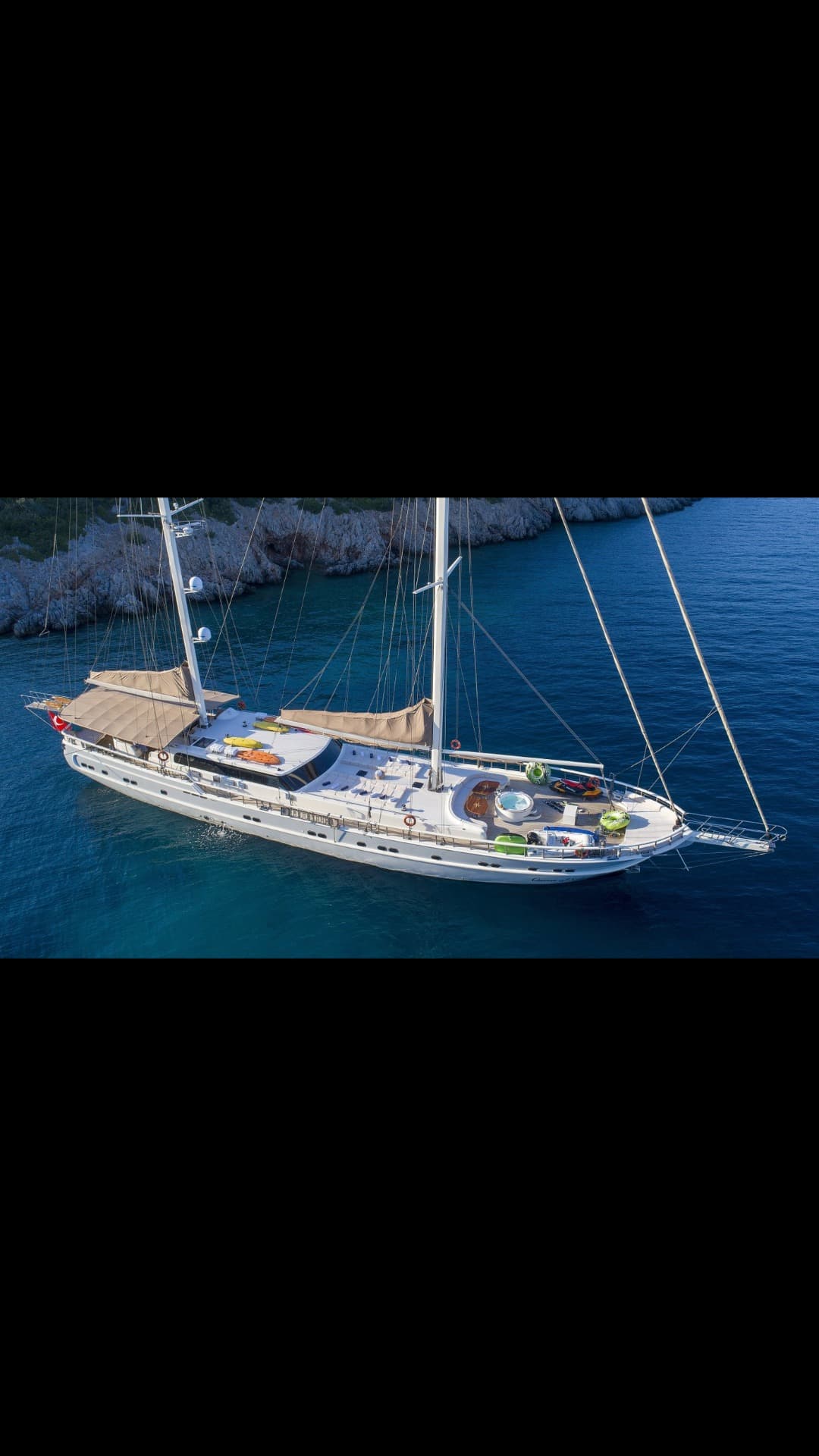 QUEEN OF SALMAKIS view 20