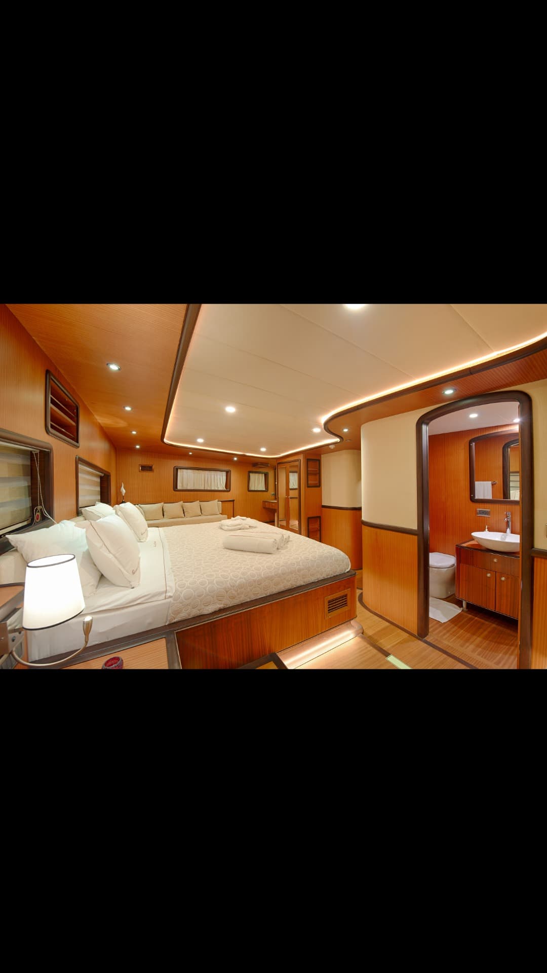 QUEEN OF SALMAKIS view 63