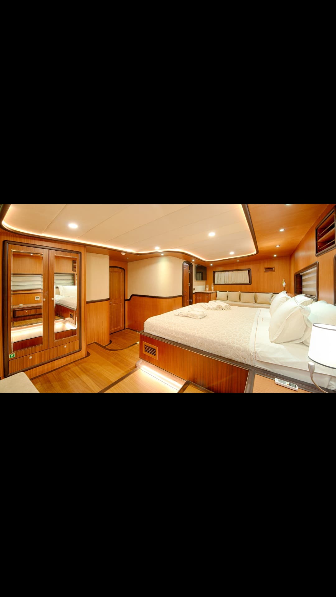 QUEEN OF SALMAKIS view 68