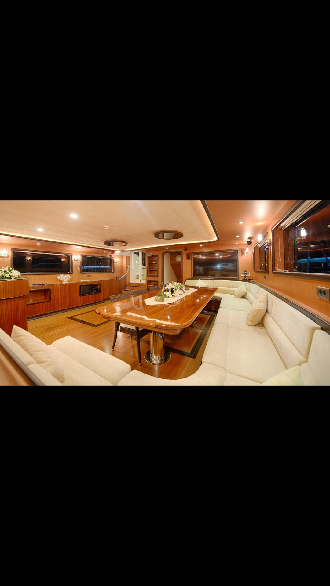QUEEN OF SALMAKIS view 104