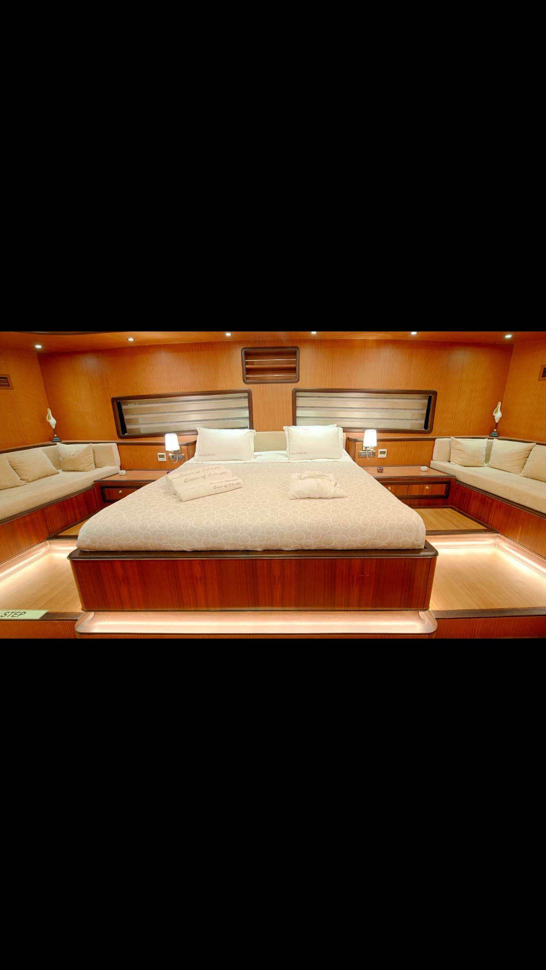 QUEEN OF SALMAKIS view 60