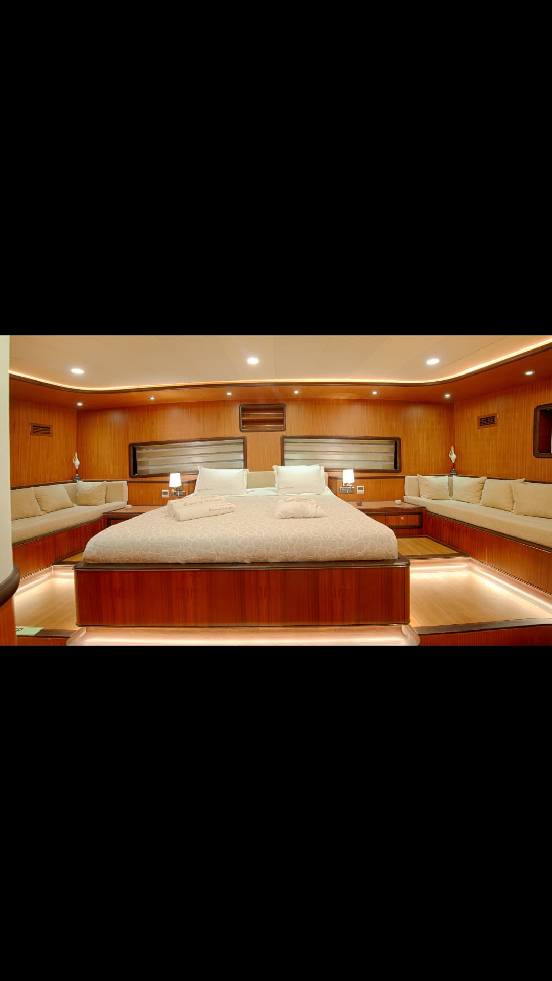QUEEN OF SALMAKIS view 62