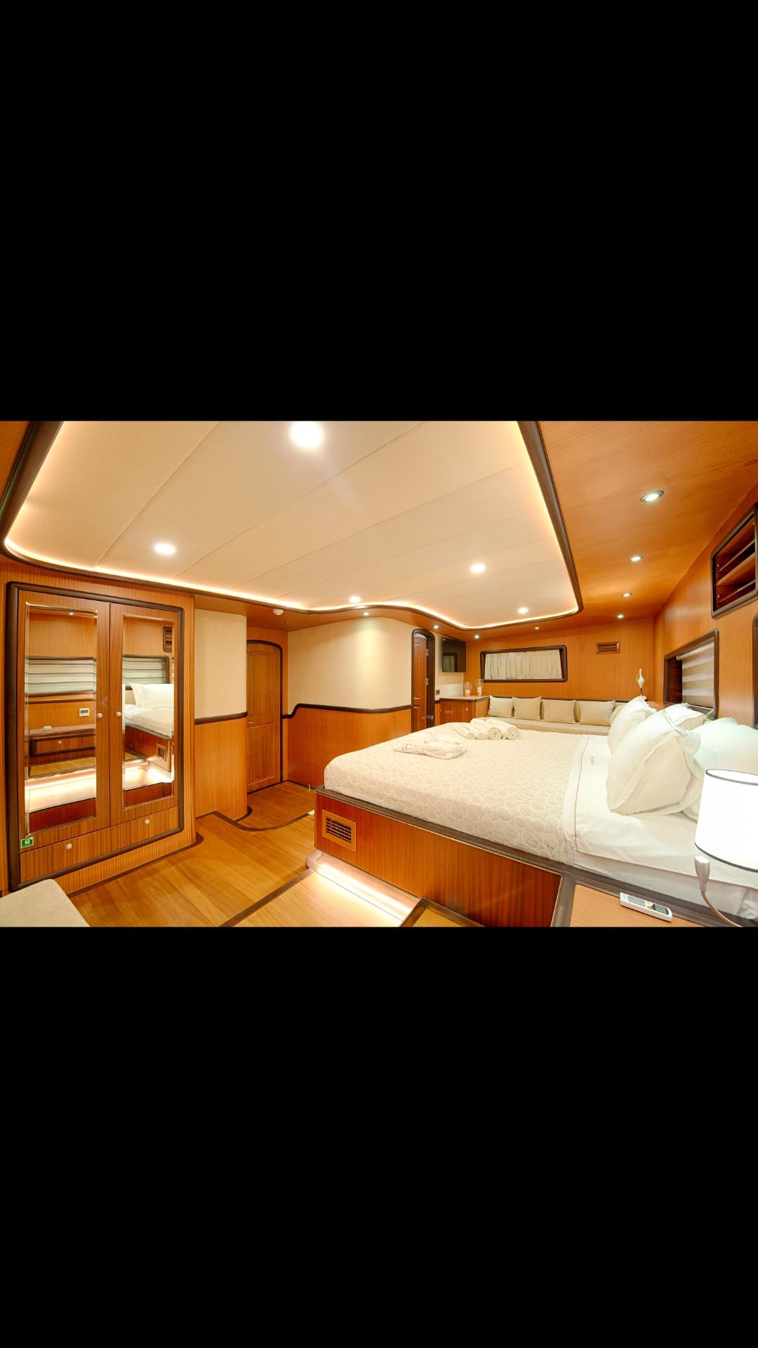 QUEEN OF SALMAKIS view 67