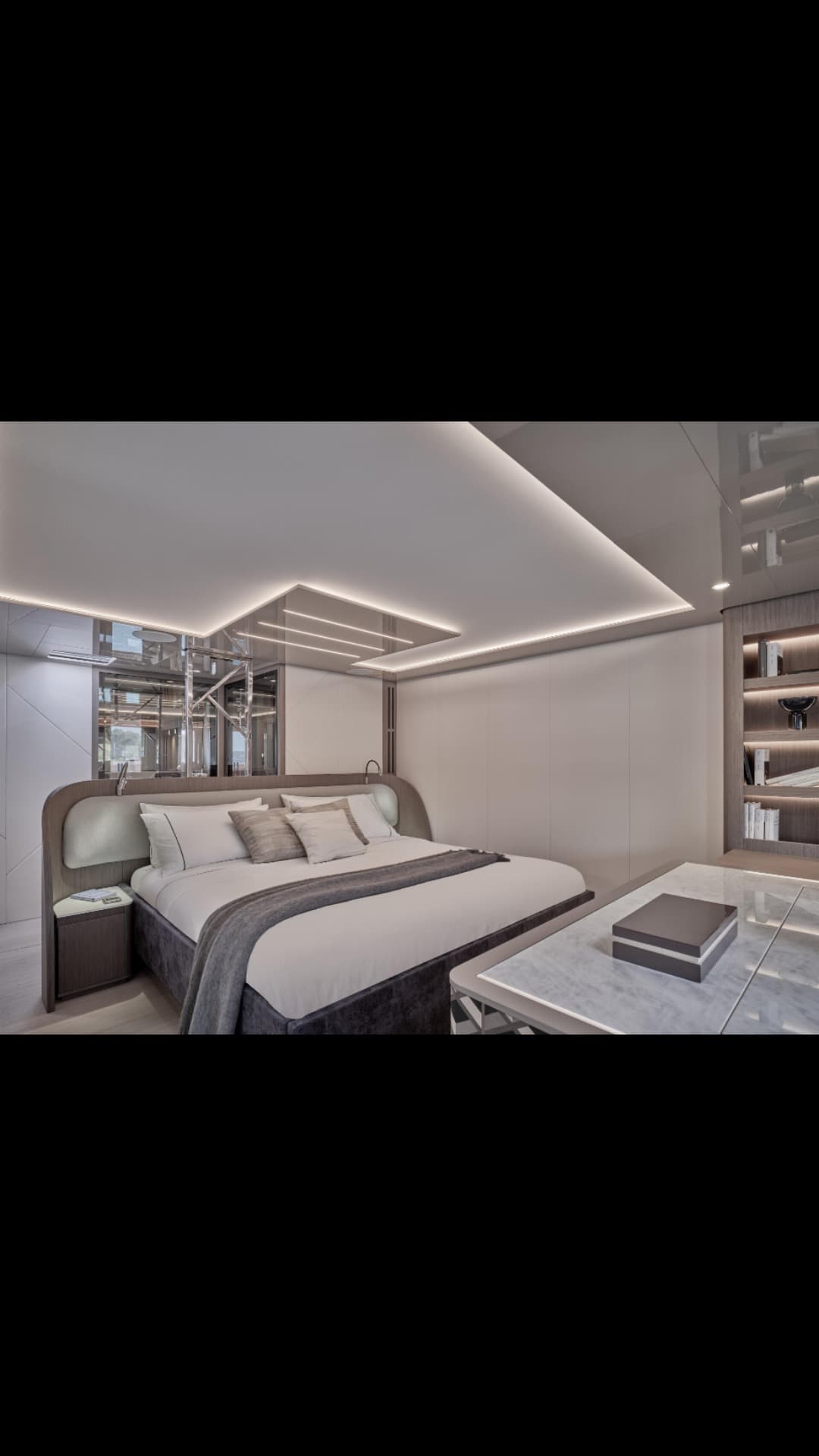 PRESTIGE M8 view 2