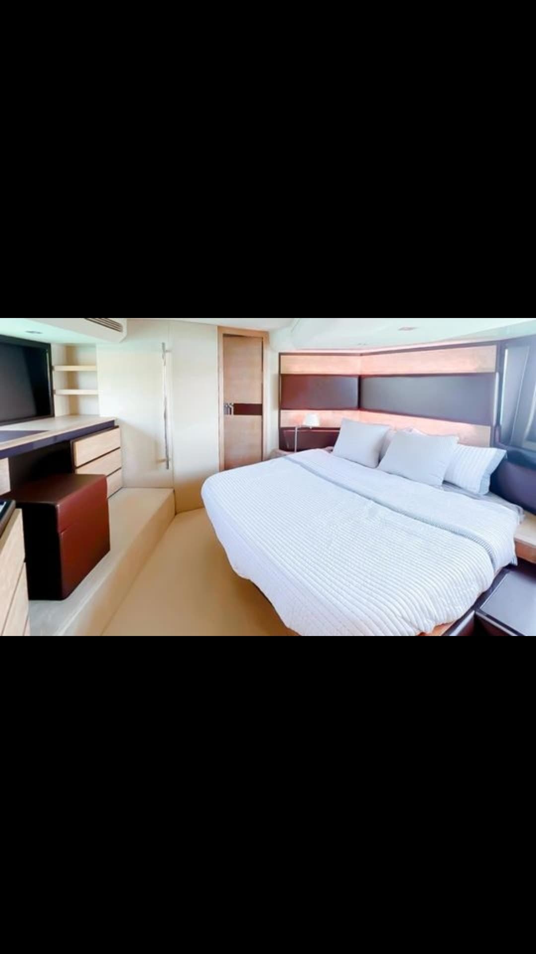 Azimut 58 Flybridge view 3