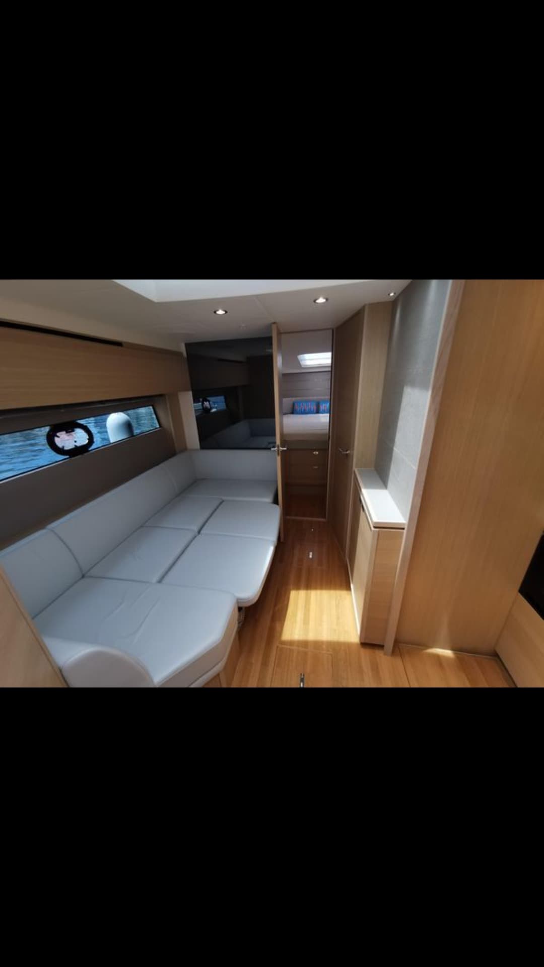 Princess V40 view 24