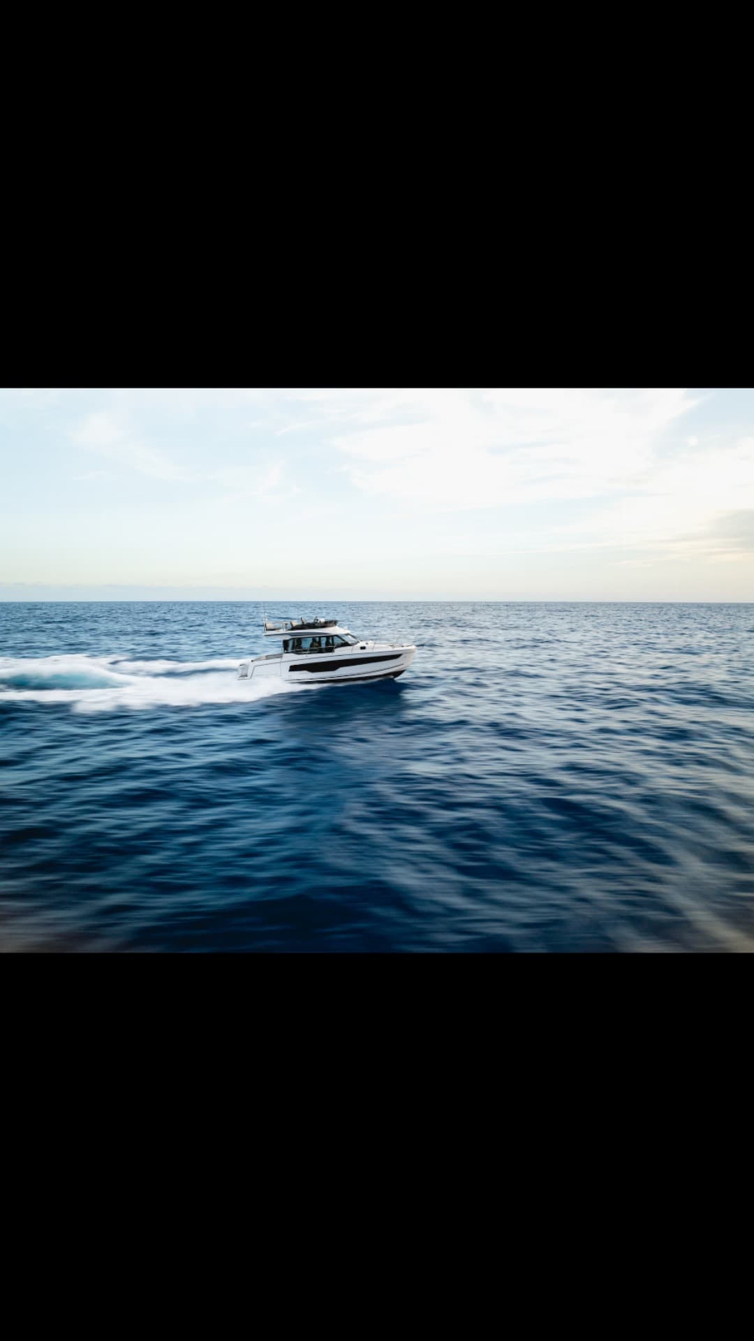Jeanneau Merry Fisher 1095 Fly view 3