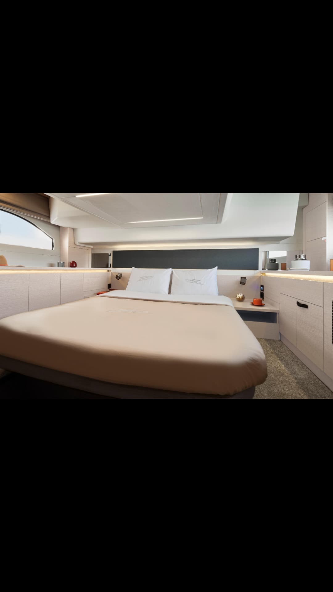Prestige 420S view 4