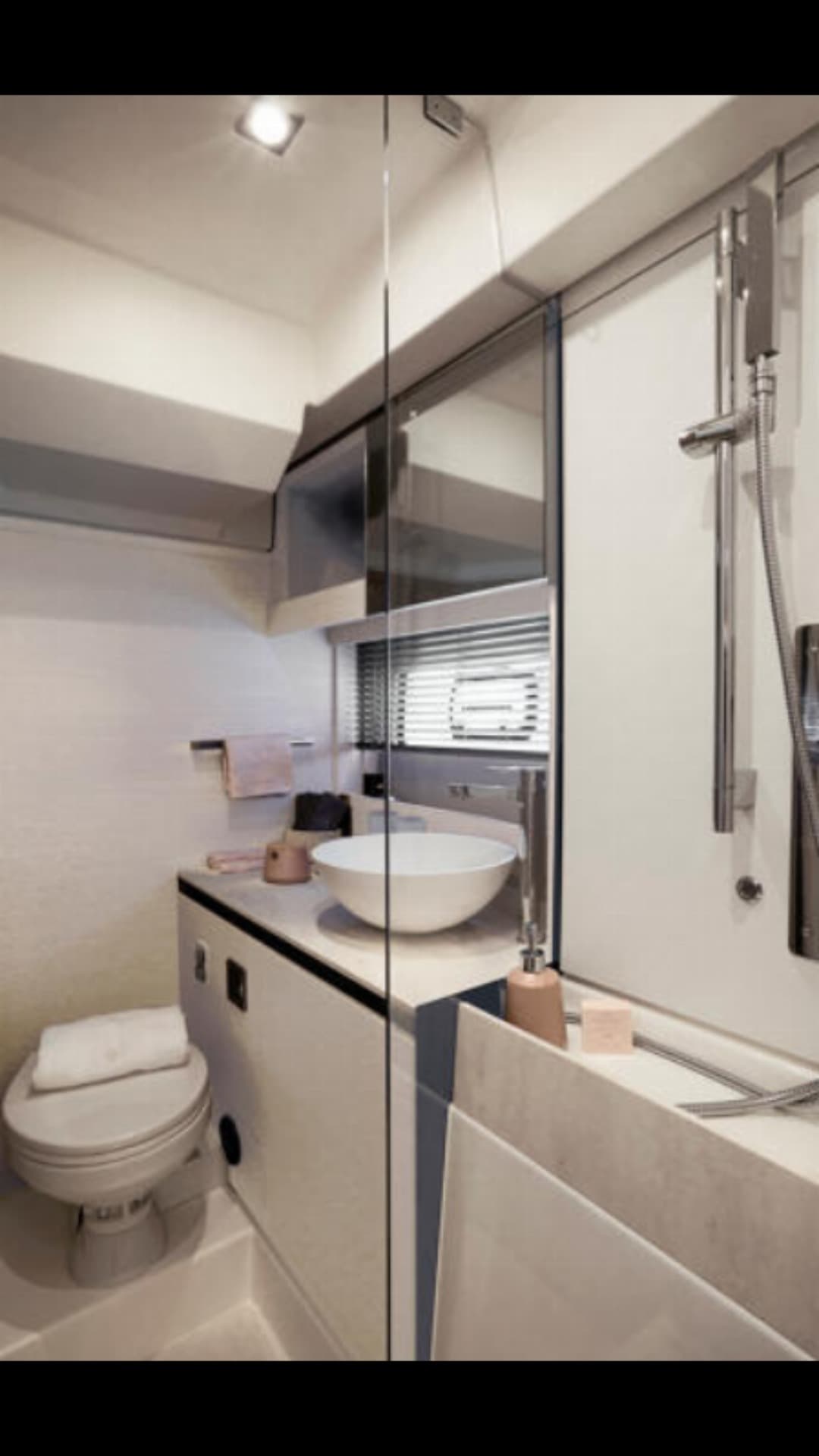Prestige 420S view 7