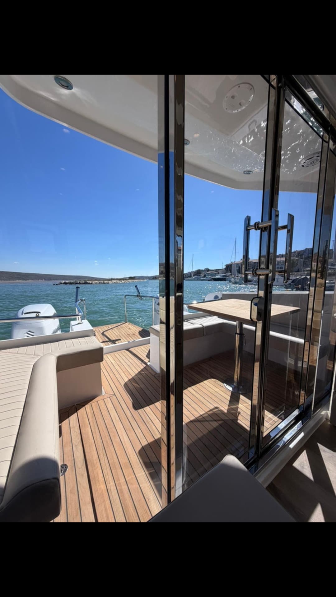 Discovery 30 view 9
