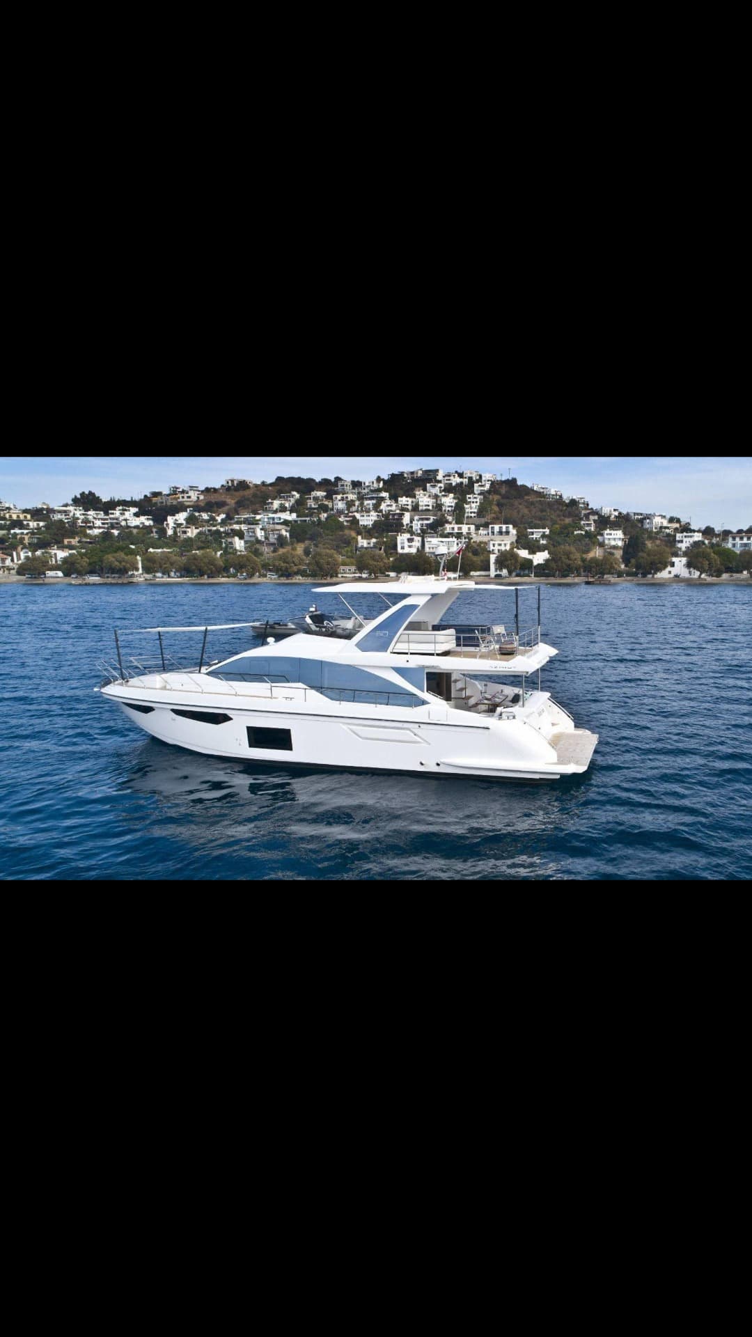 Azimut 60 view 3