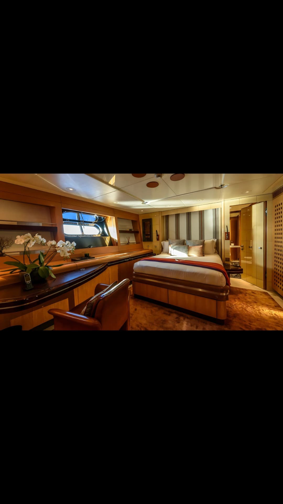 MALTESE FALCON view 35