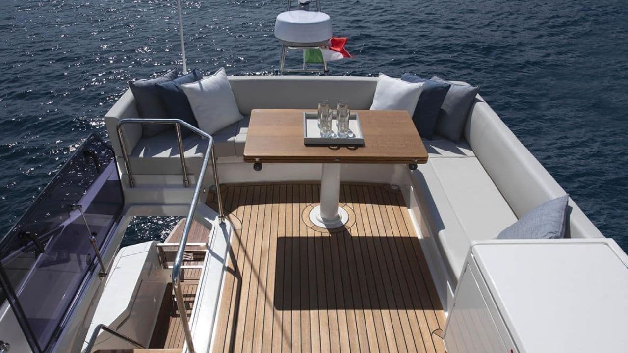 Ferretti 500 view 9
