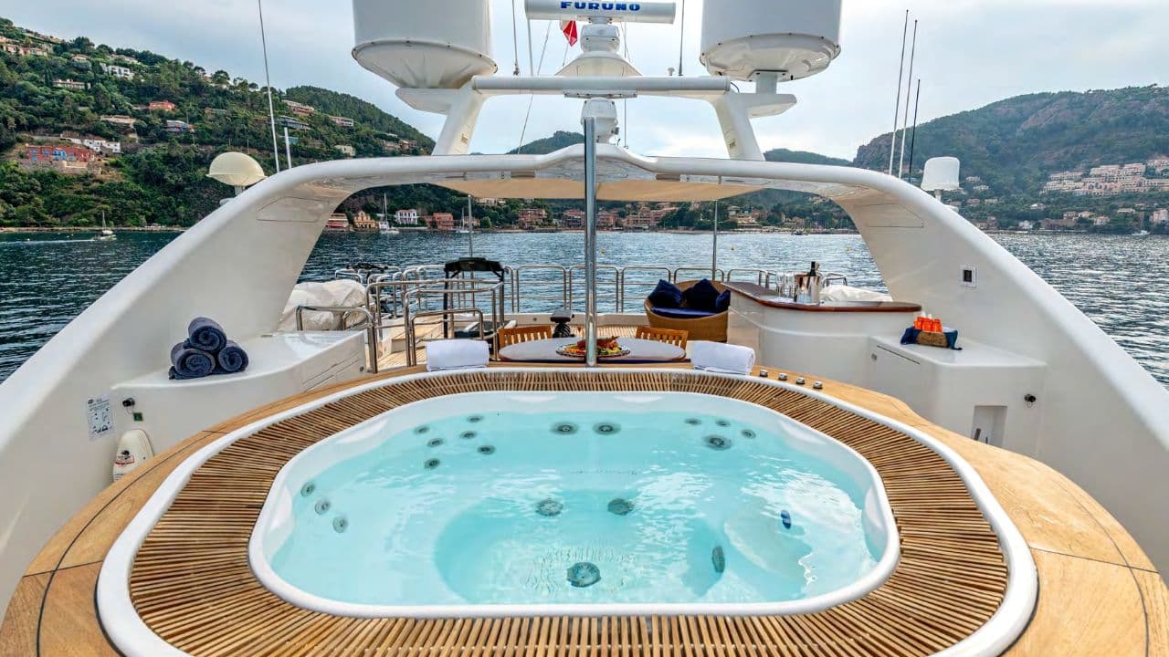 Benetti Classic 120 view 7