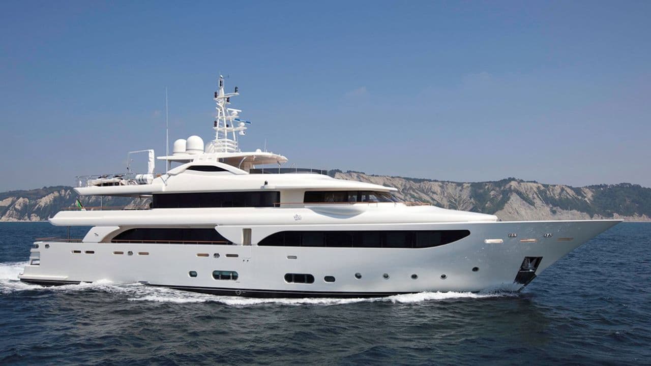Custom 43M view 1