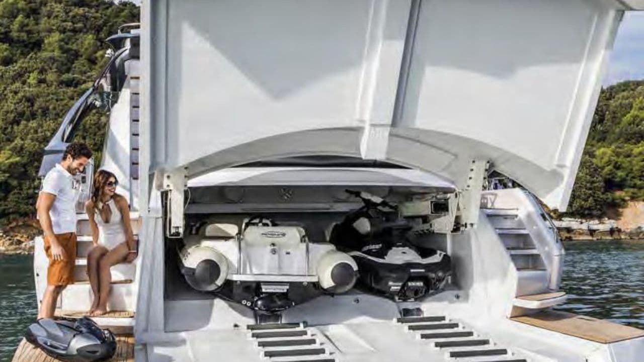 Pershing 9X view 16