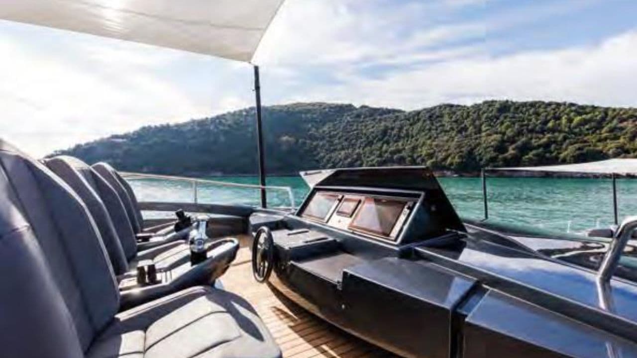 Pershing 9X view 20