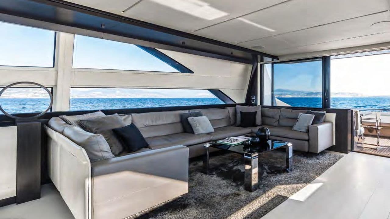 Pershing 9X view 23