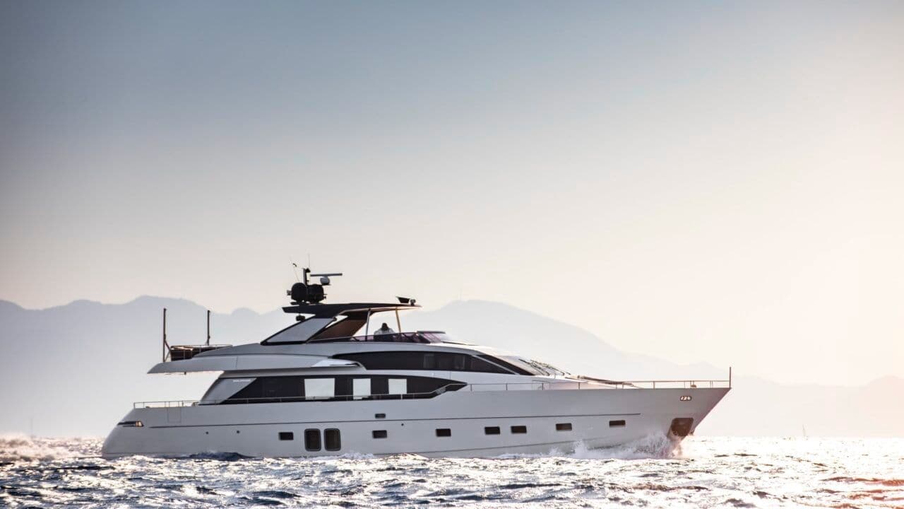 Sanlorenzo SL86 view 3