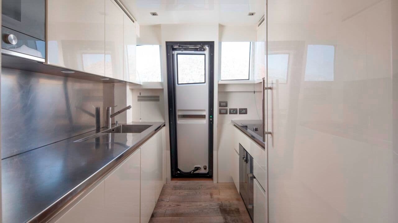Sanlorenzo SL86 view 68