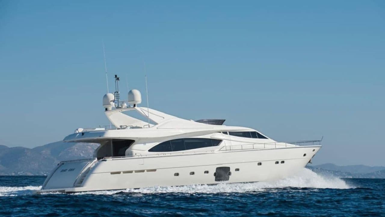 Ferretti 881 view 2