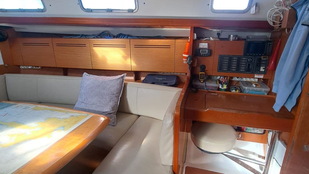 Beneteau Cyclades 43.4 view 4
