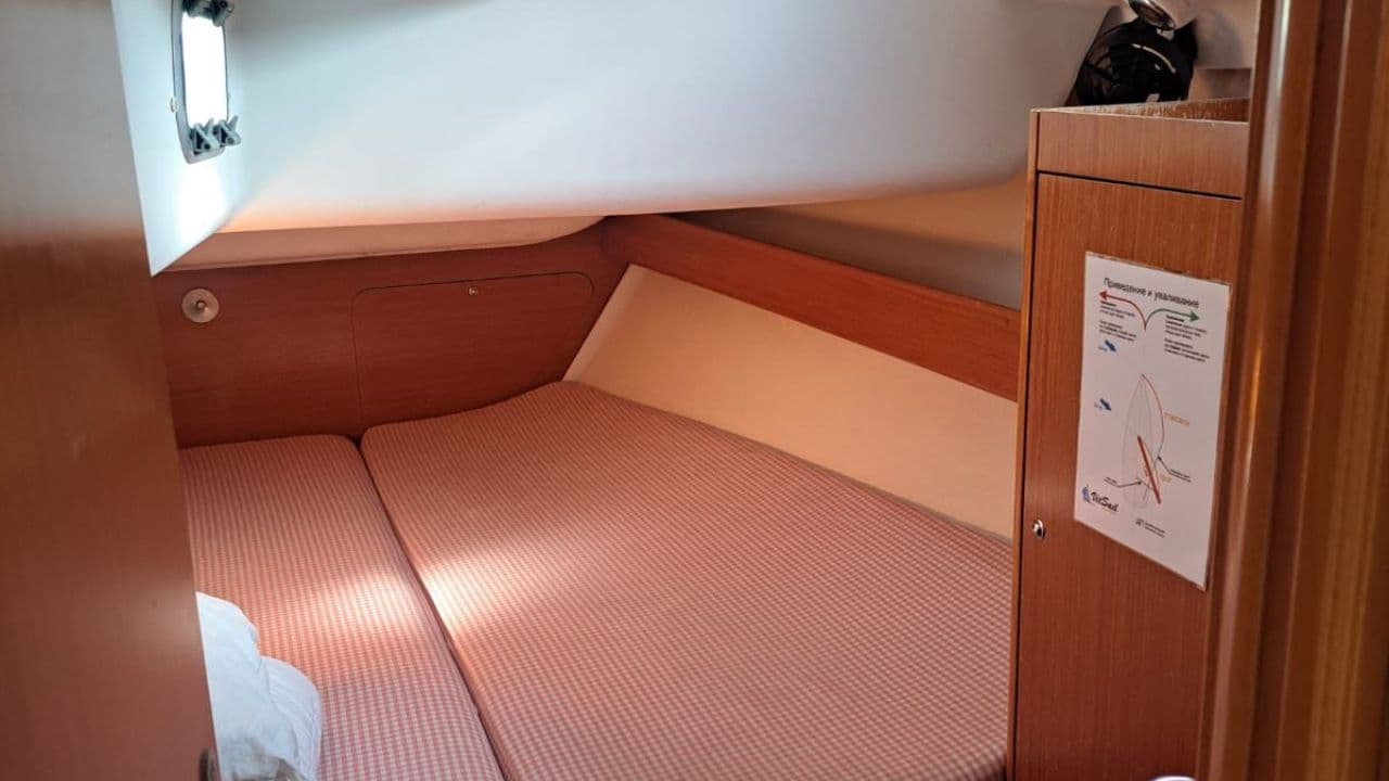 Beneteau Cyclades 43.4 view 12